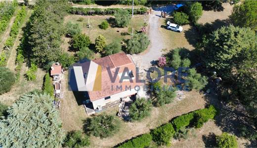 VICINANZE PERUGIA: VILLINO INDIPENDENTE PANORAMICO CON GIARDINO E ULIVETO