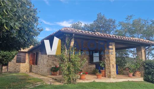 GUALDO CATTANEO - POZZO - CASALE IN PIETRA CON GIARDINO